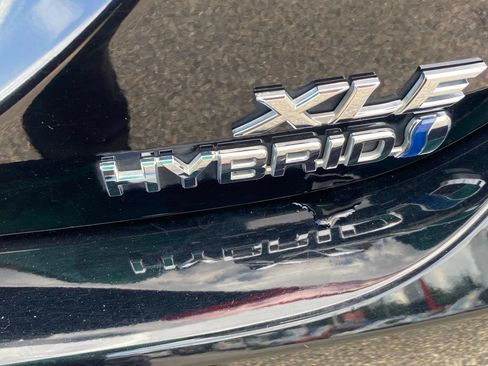 Used 2022 Toyota Camry XLE w/ Navigation Upgrade Package FWD image 14