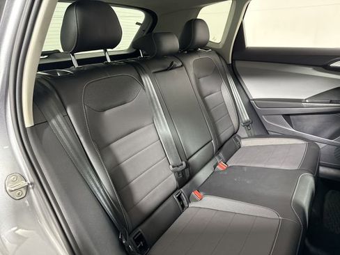 Used 2022 Volkswagen Taos SE image 15