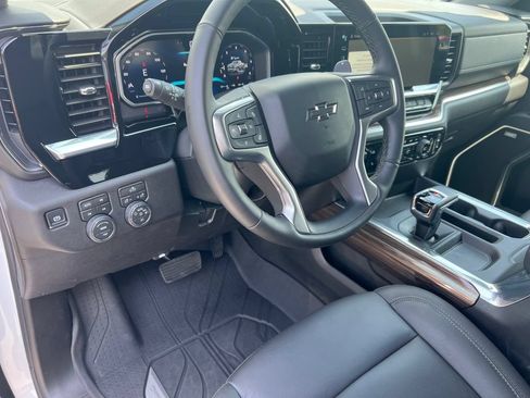 Used 2026 Chevrolet Silverado 1500 RST w/ Redline Edition AWD/4WD image 25