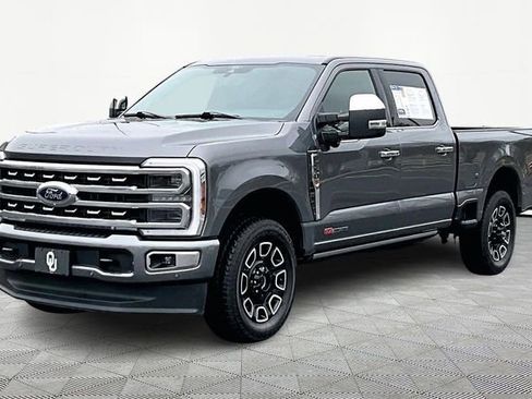 Used 2024 Ford F250 Platinum image 4