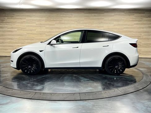 Used 2025 Tesla Model Y Long Range RWD image 20