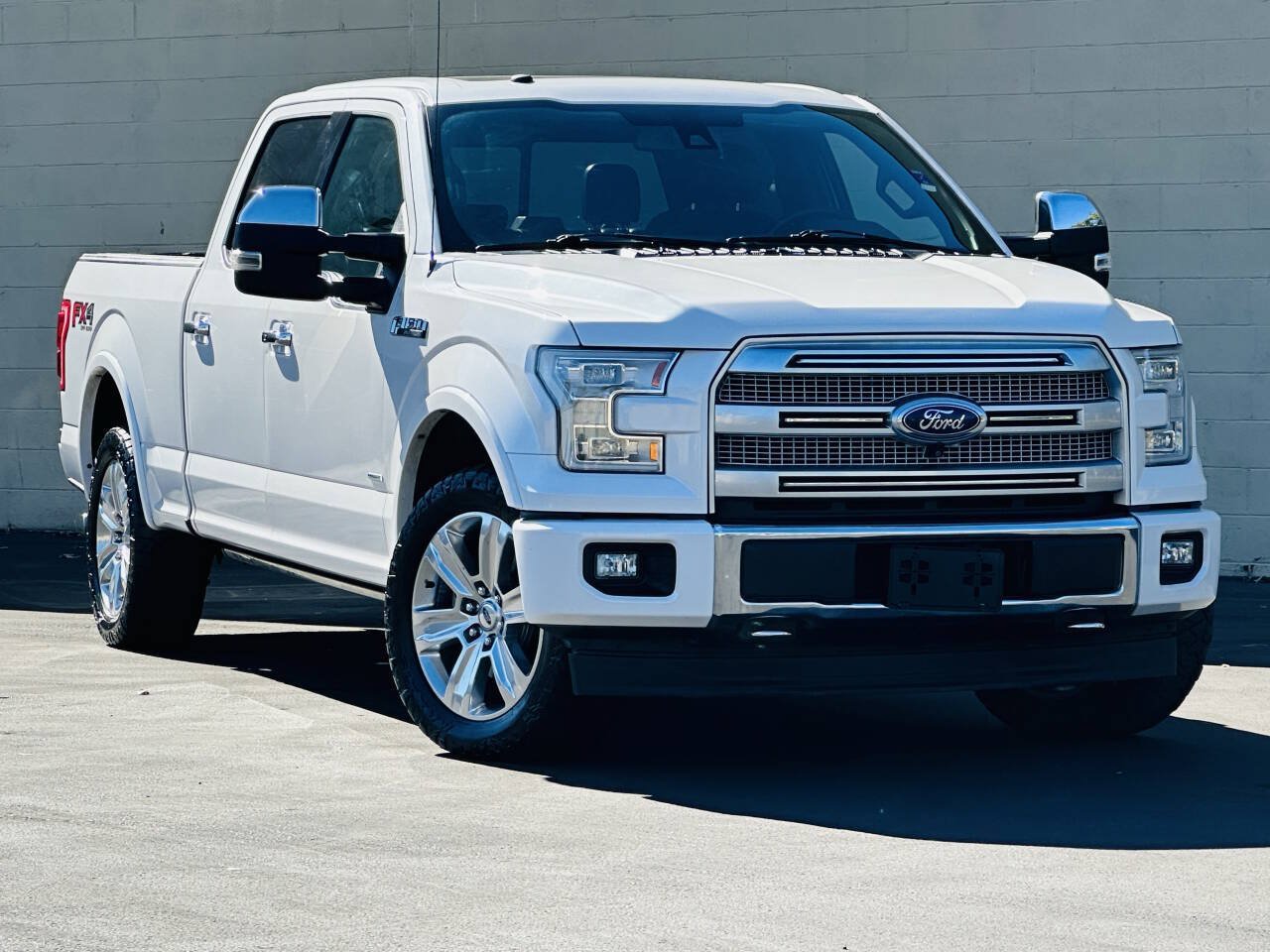 Used 2017 Ford F150 Platinum w/ Equipment Group 701A Luxury AWD/4WD image 1