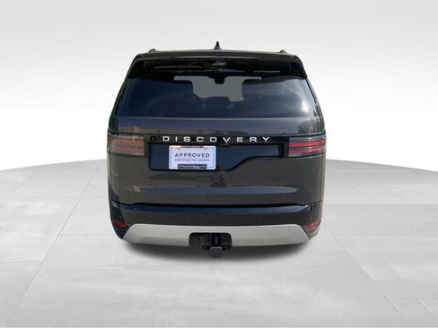 Certified 2024 Land Rover Discovery Metropolitan Edition image 7