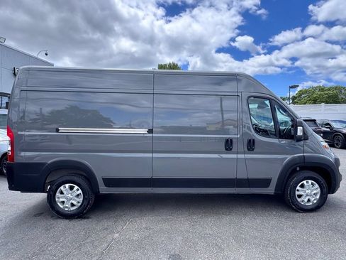 Used 2025 RAM ProMaster 2500 w/ Quick Order Package 22G SLT FWD image 10