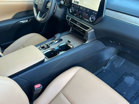 Certified 2025 Lexus RX 350 Premium Plus image 19