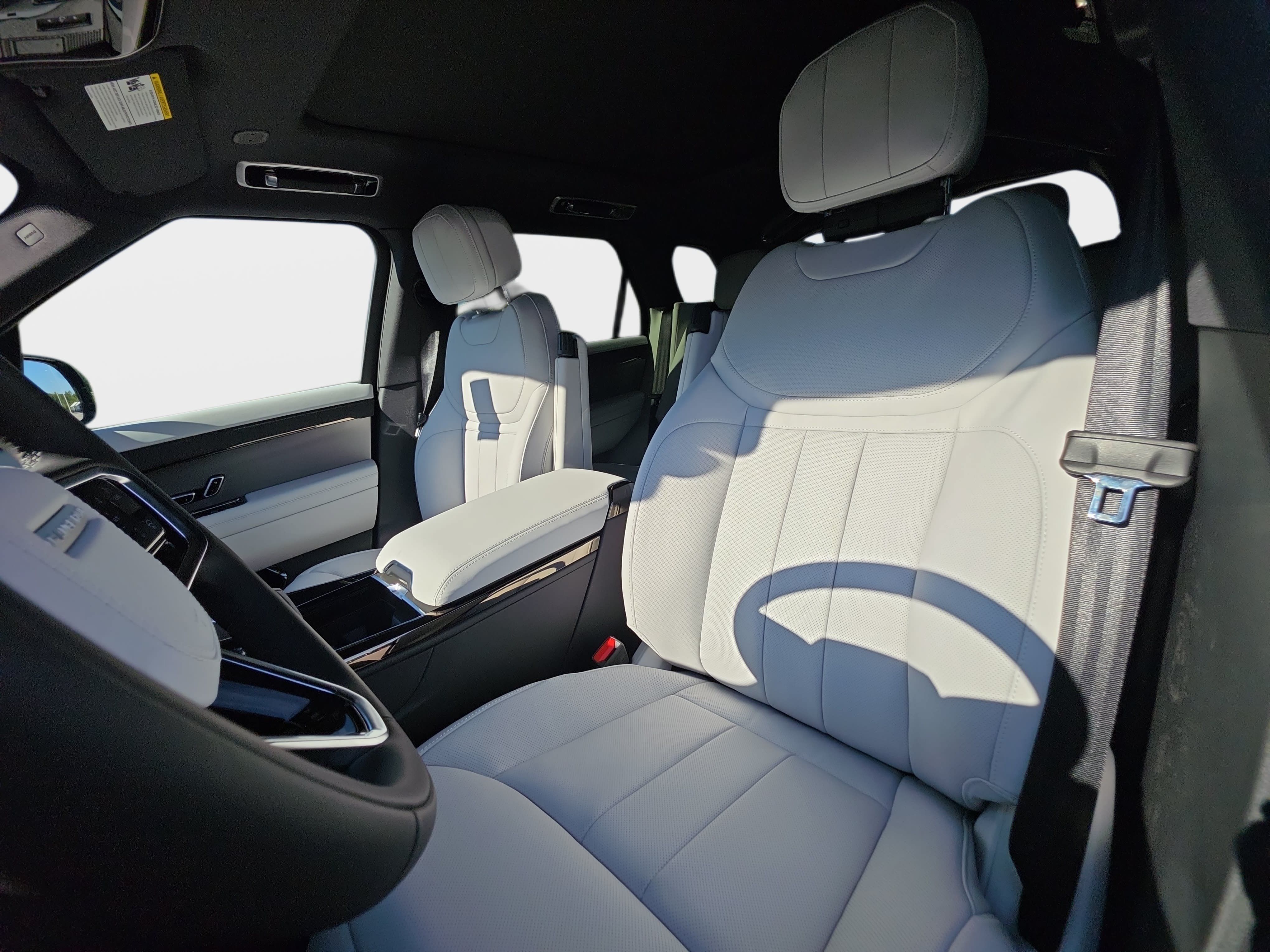 New 2026 Land Rover Range Rover Sport SE AWD/4WD image 15
