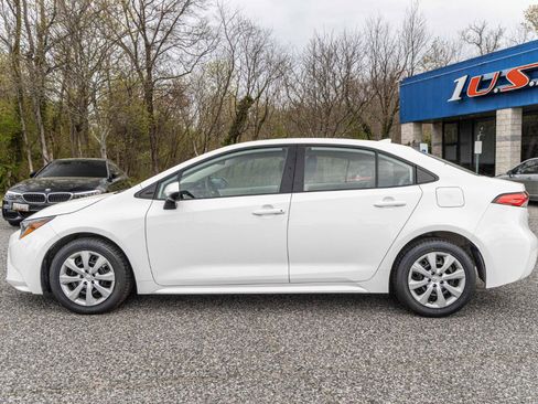 Used 2023 Toyota Corolla LE image 3