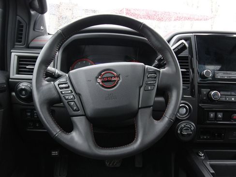 Used 2024 Nissan Titan PRO-4X w/ Pro-4x Convenience Package image 14