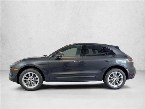 Certified 2026 Porsche Macan AWD/4WD image 2