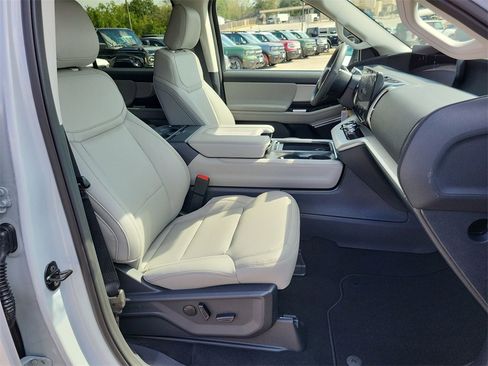 New 2025 Ford Expedition Active image 26