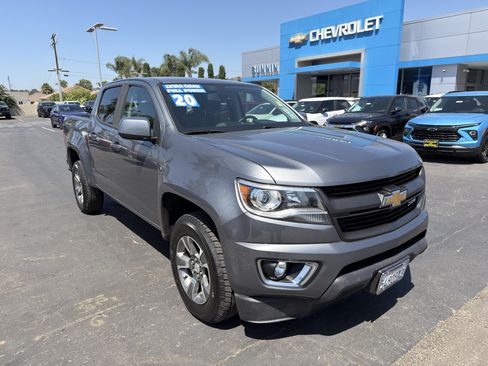 Used 2020 Chevrolet Colorado Z71 AWD/4WD image 2