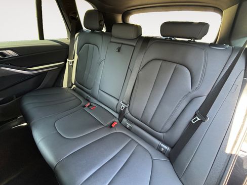 Used 2022 BMW X5 xDrive40i w/ Premium Package image 13