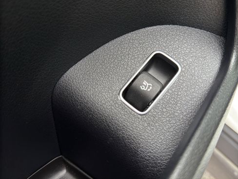 Used 2025 Mercedes-Benz GLS 450 4MATIC image 14