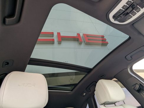 New 2026 Porsche Macan GTS AWD/4WD image 27