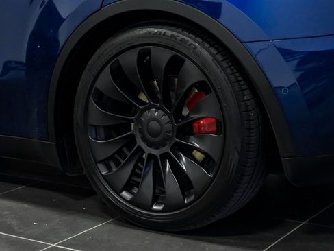 Used 2023 Tesla Model Y Performance image 36