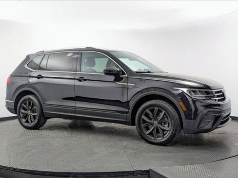 Used 2024 Volkswagen Tiguan SE FWD image 9