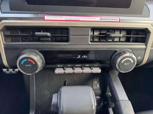 Used 2024 Toyota Tacoma TRD Sport image 27