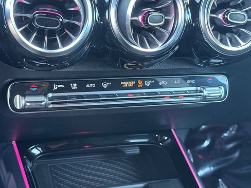 Certified 2024 Mercedes-Benz GLB 250 image 20