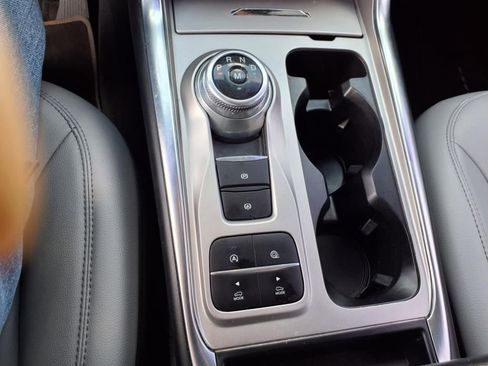 Used 2021 Ford Explorer XLT w/ Equipment Group 202A image 14