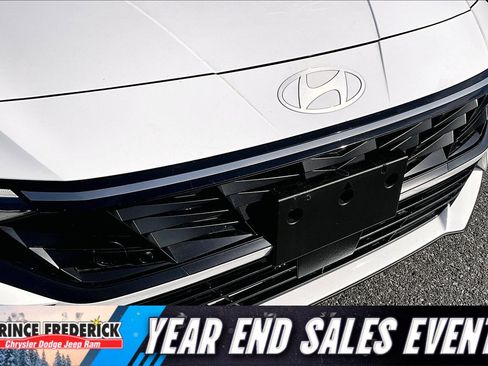 Used 2025 Hyundai Elantra Limited image 28