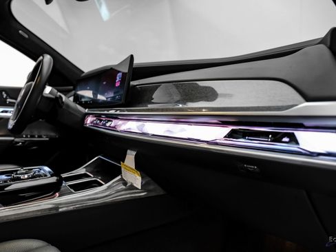 Used 2025 BMW i7 xDrive60 w/ Executive Package AWD/4WD image 50