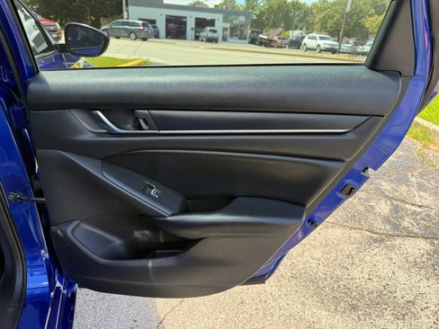 Used 2018 Honda Accord Sport image 12