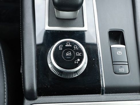 Used 2024 Mitsubishi Outlander SE FWD image 19