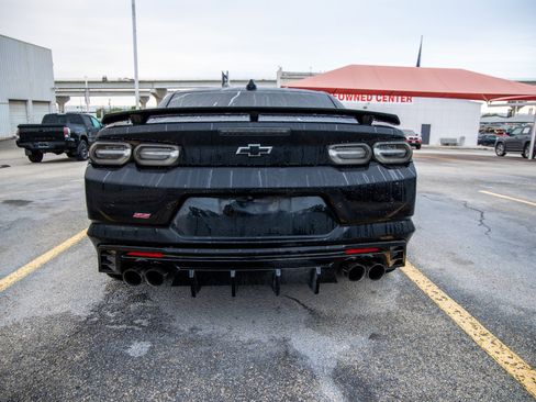 Used 2020 Chevrolet Camaro SS RWD image 11