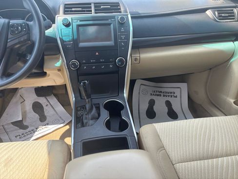 Used 2017 Toyota Camry LE image 11