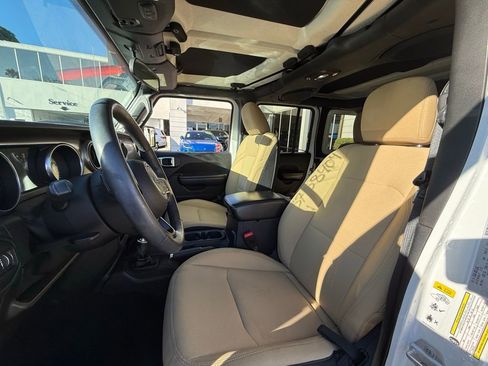 Used 2018 Jeep Wrangler Unlimited Sport S image 7