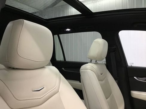 Used 2023 Cadillac XT6 Sport w/ Technology Package AWD/4WD image 28