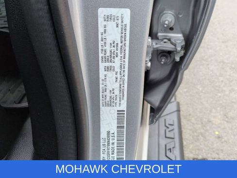 Used 2022 RAM 1500 Laramie AWD/4WD image 36