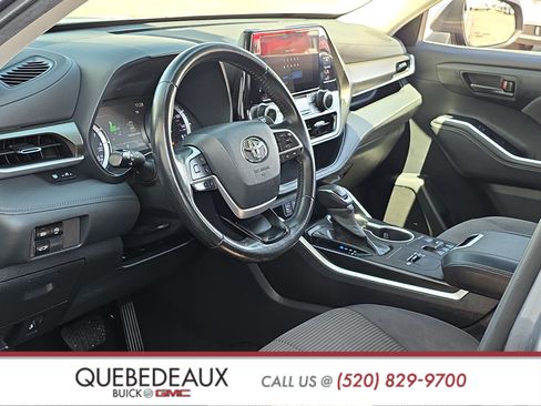 Used 2023 Toyota Highlander LE FWD image 10