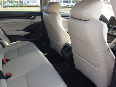 Used 2019 Honda Accord Touring image 22