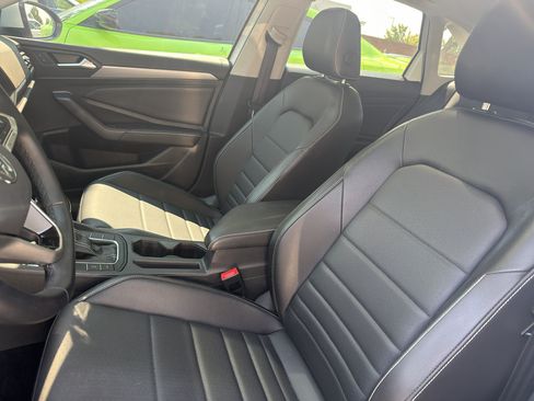 Used 2022 Volkswagen Jetta SE FWD image 10