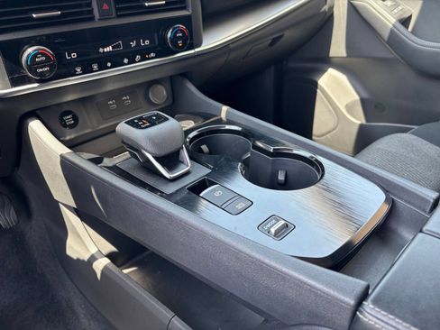 Used 2026 Nissan Rogue SV FWD image 42