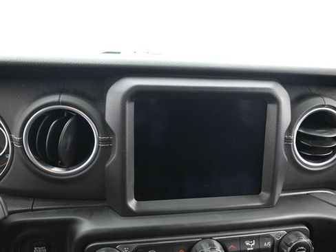 Used 2022 Jeep Wrangler Unlimited Sahara w/ LED Lighting Group AWD/4WD image 13