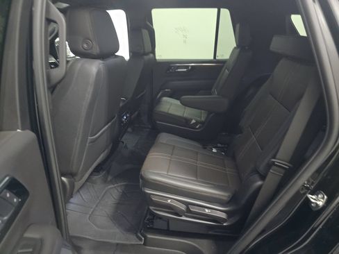 Used 2025 Chevrolet Tahoe High Country AWD/4WD image 7