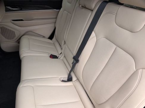 Certified 2025 Jeep Grand Cherokee L Limited w/ Luxury Tech Group II AWD/4WD image 20
