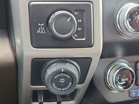 Used 2019 Ford F150 King Ranch w/ Equipment Group 601A Luxury AWD/4WD image 11