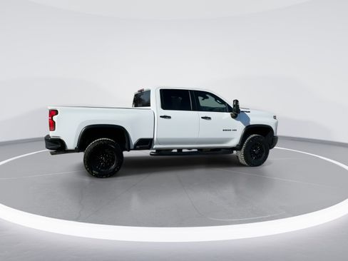 Used 2025 Chevrolet Silverado 2500 ZR2 w/ Technology Package AWD/4WD image 9