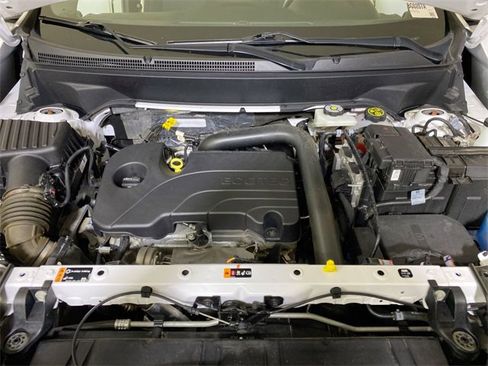 Used 2023 GMC Terrain SLE w/ Driver Convenience Package image 16