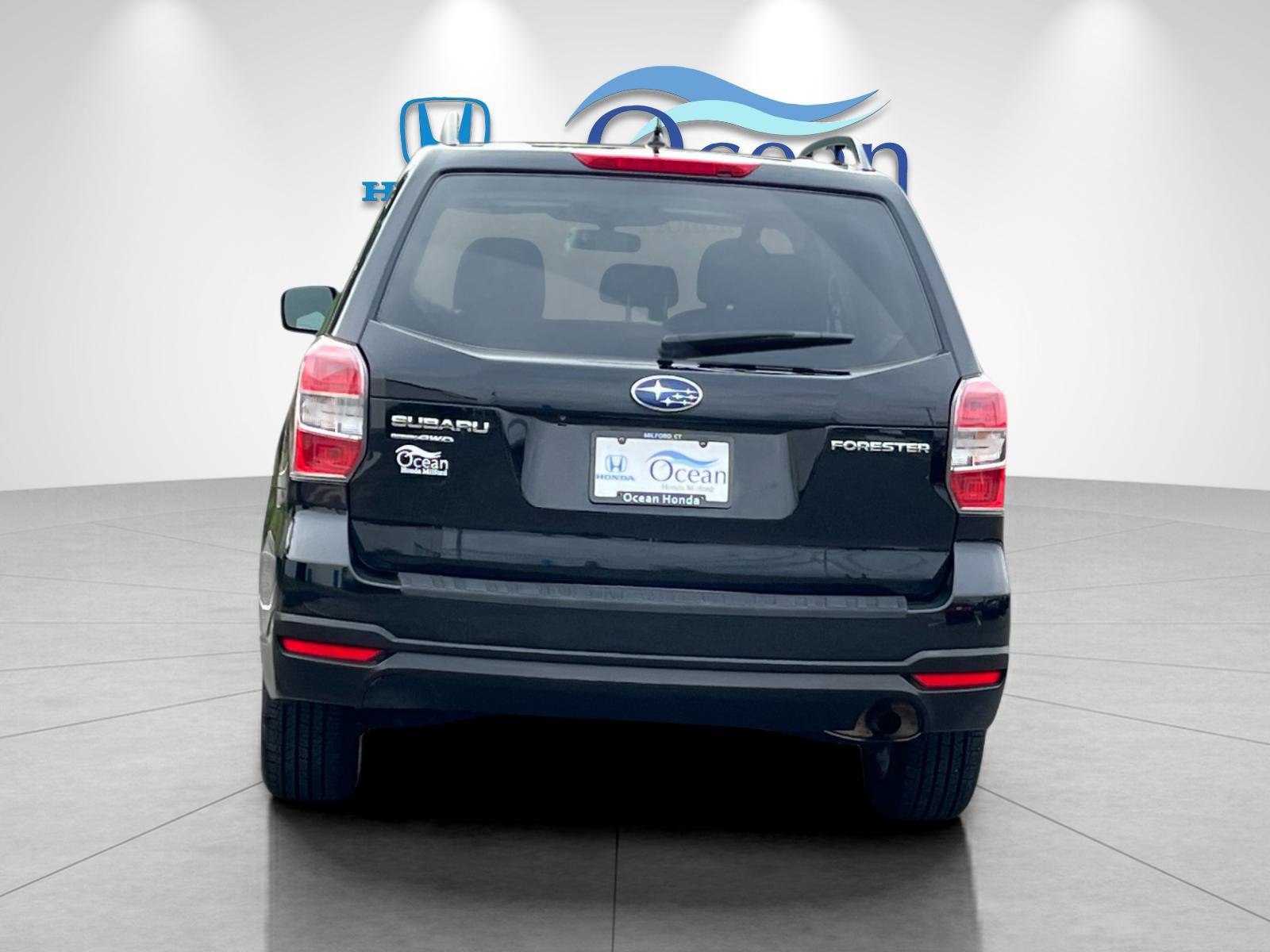 Used 2015 Subaru Forester 2.5i Premium w/ All-Weather Package AWD/4WD image 4