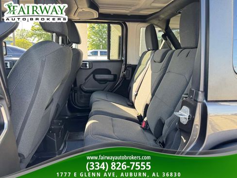 Used 2025 Jeep Wrangler Willys image 11