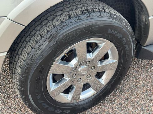 Used 2008 Ford Expedition XLT AWD/4WD image 7