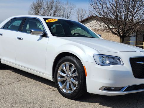 Used 2016 Chrysler 300 C w/ Safetytec Plus Group AWD/4WD image 2