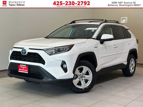 Certified 2020 Toyota RAV4 XLE w/ Convenience Package AWD/4WD image 2