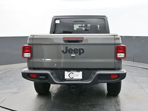 Used 2022 Jeep Gladiator Sport AWD/4WD image 5
