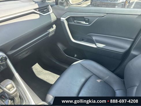 Used 2022 Toyota RAV4 XLE Premium AWD/4WD image 31