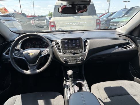 Used 2023 Chevrolet Malibu LT FWD image 9